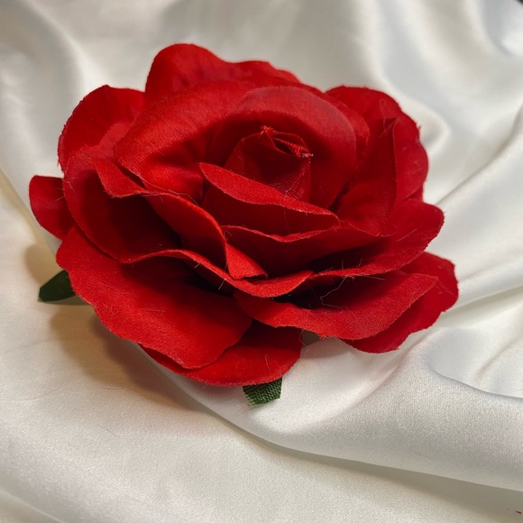 Red Rose Flower Brooch Pin Scarf Clip New Handmade 4” X 4” - Picture 1 of 3